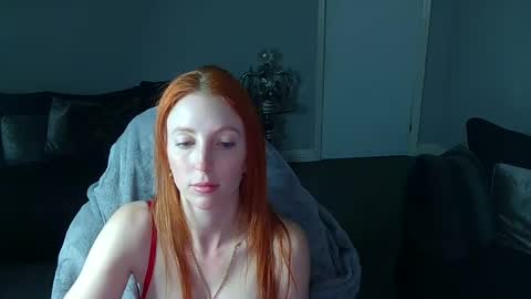 Snapshot of red_firesquirt chatting on February 18, 9:53 pm Red -  online show from February 18, 9:53 pm