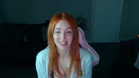 Snapshot of red_firesquirt chatting on February 21, 2:59 pm Red -  online show from February 21, 2:59 pm