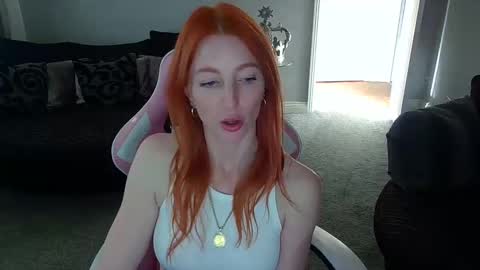 Snapshot of red_firesquirt chatting on February 24, 2:26 pm Red -  online show from February 24, 2:26 pm