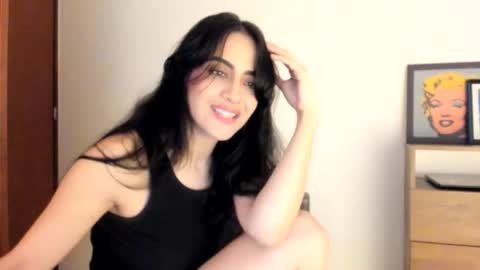 red_flower203 online show from February 18, 6:37 pm