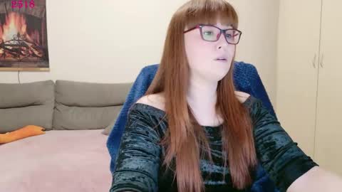 Snapshot of red_fox777 chatting on May 6, 2:55 pm Lisa online show from May 6, 2:55 pm
