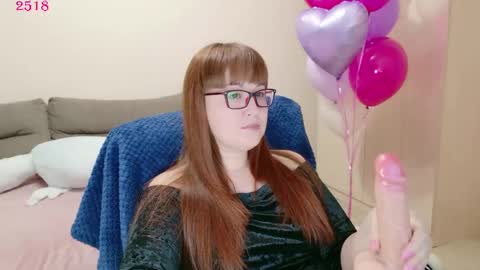 Snapshot of red_fox777 chatting on May 31, 2:24 pm Lisa online show from May 31, 2:24 pm