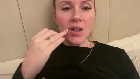 Rosie online show from November 28, 8:33 pm