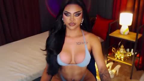 Snapshot of red_ivyy chatting on August 3, 9:51 pm AsianRedivy online show from August 3, 9:51 pm