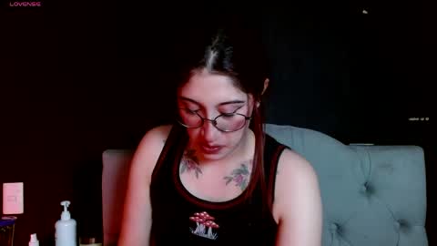Snapshot of red_moonn chatting on June 4, 5:46 am IG OF red moonn online show from June 4, 5:46 am