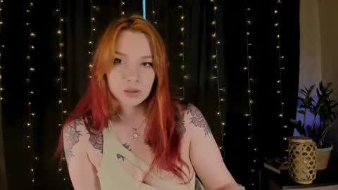 Snapshot of red_passsion chatting on July 19, 5:49 pm Mia online show from July 19, 5:49 pm