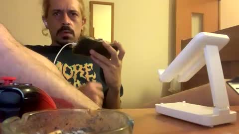 Snapshot of red_room420 chatting on July 19, 3:38 pm red_room420 online show from July 19, 3:38 pm