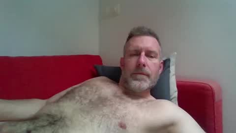 Snapshot of redandbluecloud chatting on December 4, 7:50 am Red online show from December 4, 7:50 am