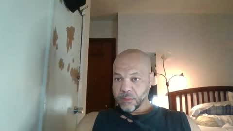 Snapshot of redbone441 chatting on March 18, 11:46 am Redbone online show from March 18, 11:46 am