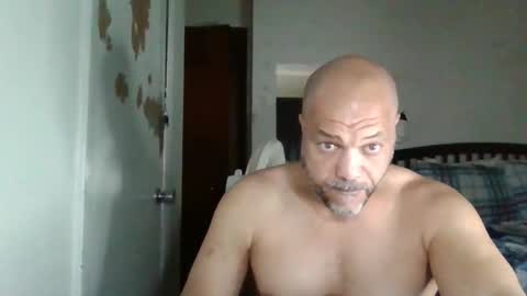 Snapshot of redbone441 chatting on March 20, 8:57 pm Redbone online show from March 20, 8:57 pm