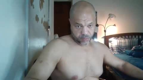Snapshot of redbone441 chatting on March 27, 11:32 am Redbone online show from March 27, 11:32 am