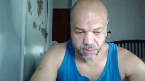Snapshot of redbone441 chatting on April 5, 9:50 am Redbone online show from April 5, 9:50 am