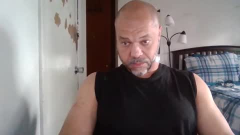 Snapshot of redbone441 chatting on April 6, 2:40 pm Redbone online show from April 6, 2:40 pm