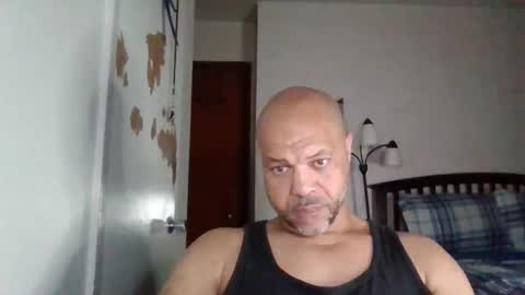 Snapshot of redbone441 chatting on April 9, 4:12 am Redbone online show from April 9, 4:12 am