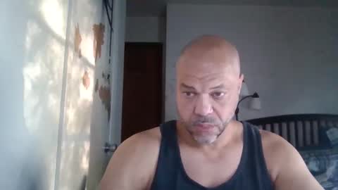 Snapshot of redbone441 chatting on April 9, 12:32 pm Redbone online show from April 9, 12:32 pm