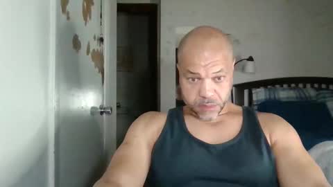 Snapshot of redbone441 chatting on April 10, 9:25 am Redbone online show from April 10, 9:25 am