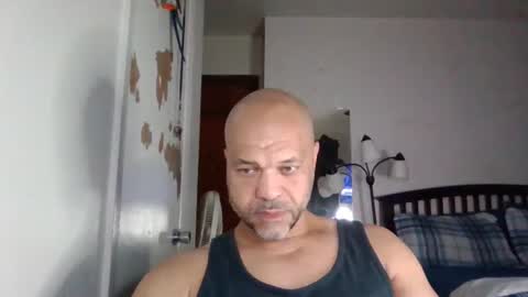 Snapshot of redbone441 chatting on April 11, 6:40 am Redbone online show from April 11, 6:40 am