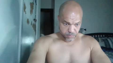 Snapshot of redbone441 chatting on April 16, 4:52 pm Redbone online show from April 16, 4:52 pm