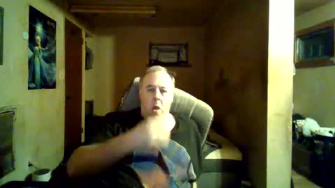 Snapshot of reddragon1195 chatting on December 26, 5:15 am reddragon1195 online show from December 26, 5:15 am