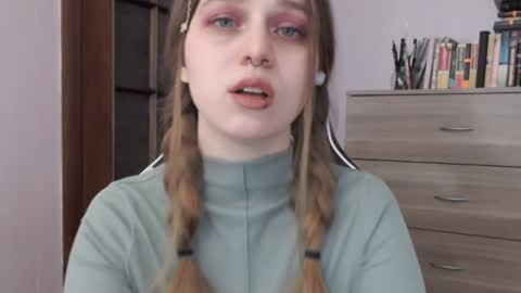 Snapshot of redhead_rabbit chatting on January 26, 3:38 am Lily online show from January 26, 3:38 am