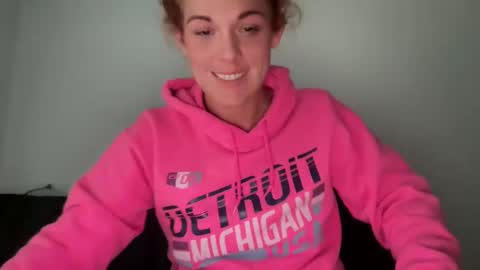 Snapshot of redheaded_fox chatting on January 22, 6:20 pm Redheaded Fox online show from January 22, 6:20 pm