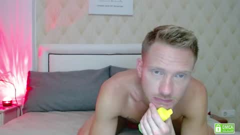 Snapshot of redheadxxl chatting on June 17, 7:48 pm Steve Blond online show from June 17, 7:48 pm