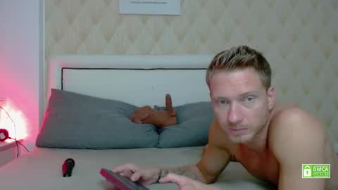 Snapshot of redheadxxl chatting on July 2, 10:49 pm Steve Blond online show from July 2, 10:49 pm