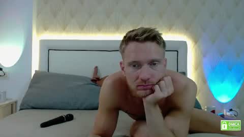 Snapshot of redheadxxl chatting on July 18, 9:29 pm Steve Blond online show from July 18, 9:29 pm