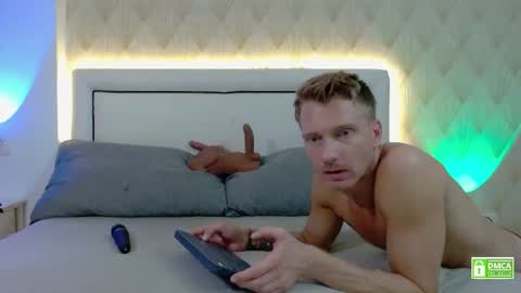 Snapshot of redheadxxl chatting on July 28, 10:31 pm Steve Blond online show from July 28, 10:31 pm