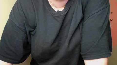 Snapshot of redhotqueen1 chatting on July 2, 12:00 pm Rina online show from July 2, 12:00 pm