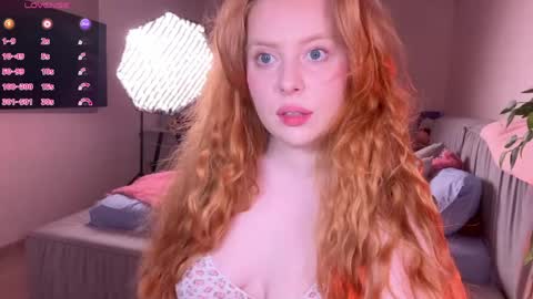 Snapshot of redhotvixen_ chatting on April 9, 11:21 pm Sofia online show from April 9, 11:21 pm