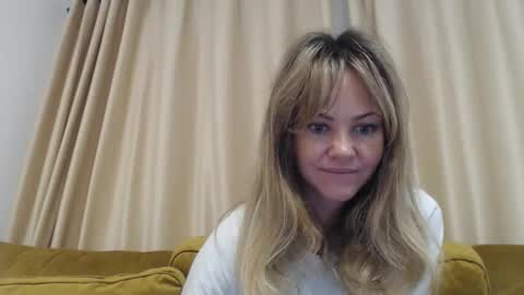 Snapshot of redjessica chatting on October 3, 5:04 am RedJessica online show from October 3, 5:04 am