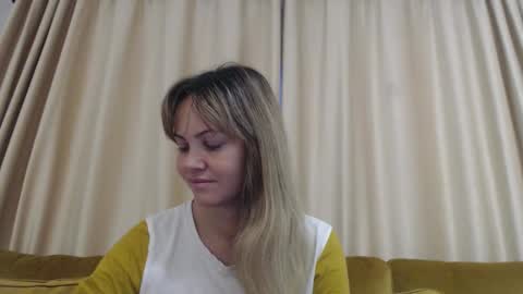 Snapshot of redjessica chatting on November 9, 5:06 am RedJessica online show from November 9, 5:06 am