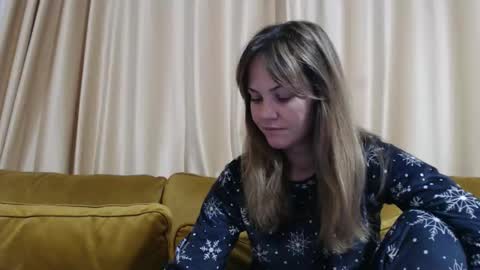 Snapshot of redjessica chatting on January 13, 5:24 am RedJessica online show from January 13, 5:24 am