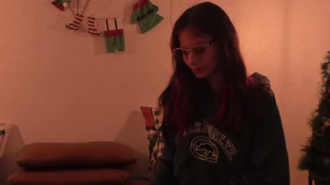 Snapshot of redmeloddy chatting on December 26, 11:35 pm Meloddy online show from December 26, 11:35 pm