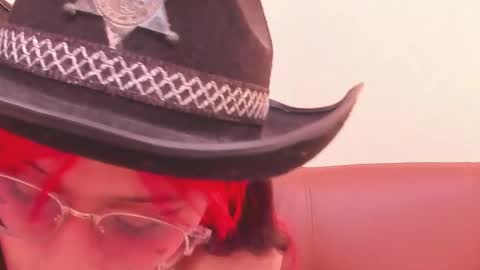 Snapshot of redmeloddy chatting on March 7, 7:27 pm Meloddy online show from March 7, 7:27 pm