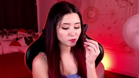 Kiara online show from December 5, 9:00 pm