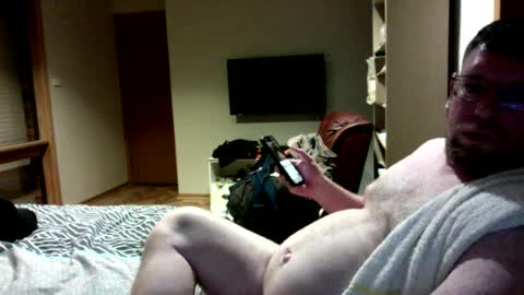 redroomowing online show from July 29, 6:28 pm