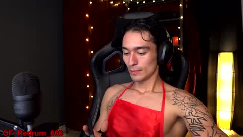 Snapshot of redrum_696 chatting on December 24, 2:54 am Red online show from December 24, 2:54 am