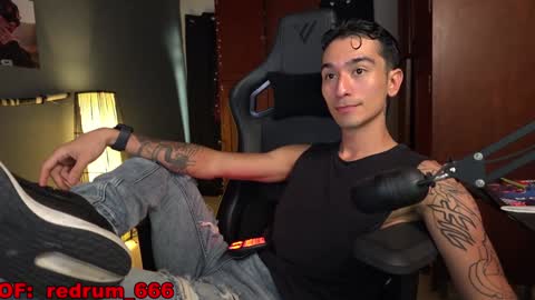 Snapshot of redrum_696 chatting on January 15, 6:29 pm Red online show from January 15, 6:29 pm