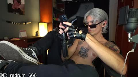 Snapshot of redrum_696 chatting on February 4, 9:52 pm Red online show from February 4, 9:52 pm