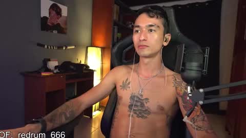 Snapshot of redrum_696 chatting on February 19, 10:09 pm Red online show from February 19, 10:09 pm