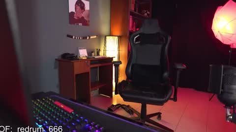 Snapshot of redrum_696 chatting on February 28, 6:41 pm Red online show from February 28, 6:41 pm