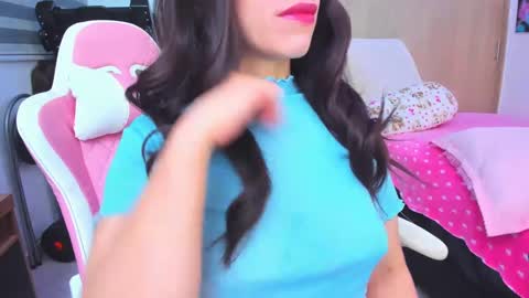 Snapshot of redski77 chatting on February 9, 6:11 am redski77 online show from February 9, 6:11 am