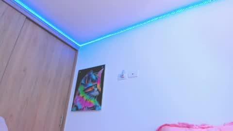 Snapshot of redski77 chatting on March 5, 9:49 am redski77 online show from March 5, 9:49 am