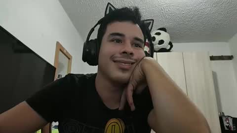 Snapshot of redsoul951869 chatting on October 9, 5:38 am RedsoulReaver online show from October 9, 5:38 am