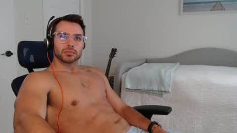 redstar461163 online show from August 3, 1:49 pm