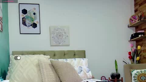 Snapshot of reese_yanella chatting on April 14, 2:34 pm Yanella online show from April 14, 2:34 pm