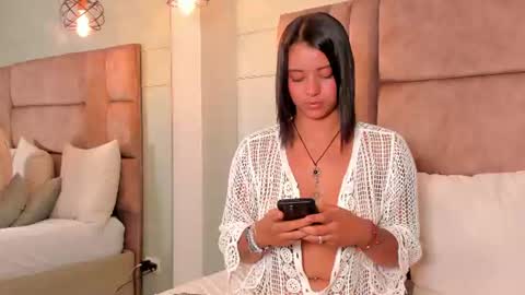Snapshot of regina_noctixx chatting on July 16, 8:09 am Regina online show from July 16, 8:09 am