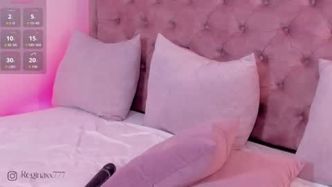 Snapshot of regina_noctixx chatting on July 18, 3:38 pm Regina online show from July 18, 3:38 pm